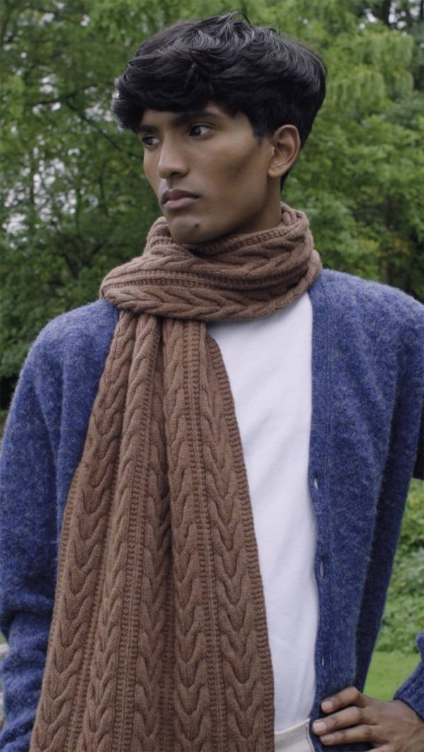 Cable Lambswool Scarf Hazelnut - British Made 2