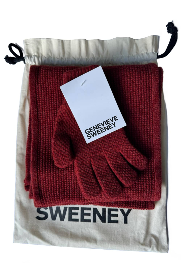 Moss Stitch Lambswool Scarf & Gloves Gift Set Red - British Made 3