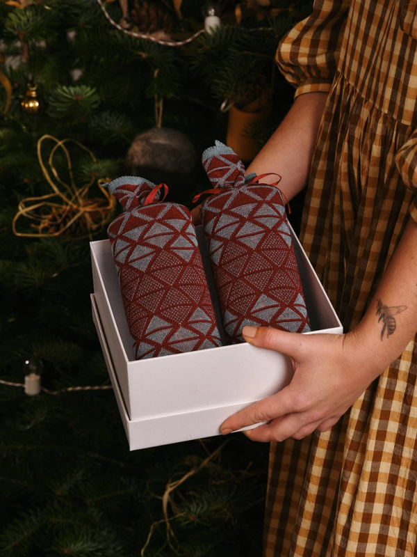 Luxury Reusable Christmas Cracker Red with Exclusive GS Socks | Set of Two - British Made 6
